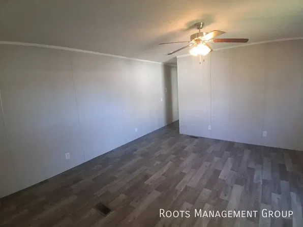 B6 Meadows Ct #B6, Alliance, NE 69301
