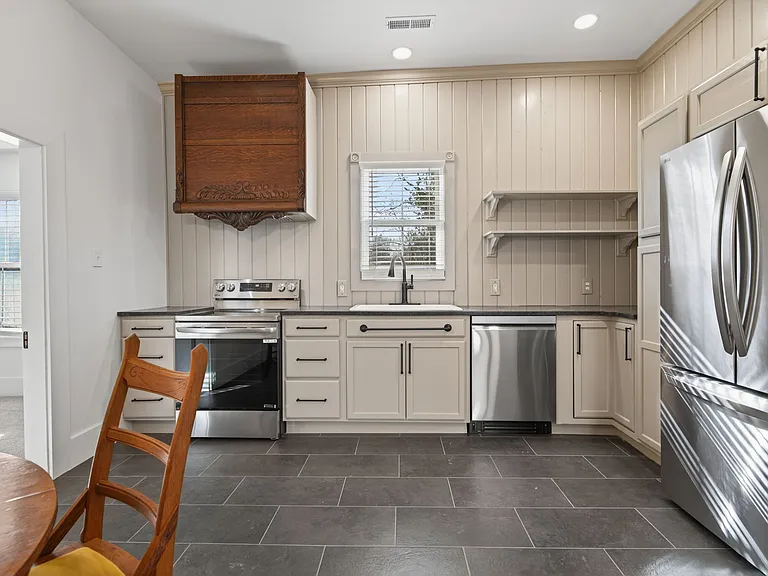 400 Cansler Ave — Photo 7