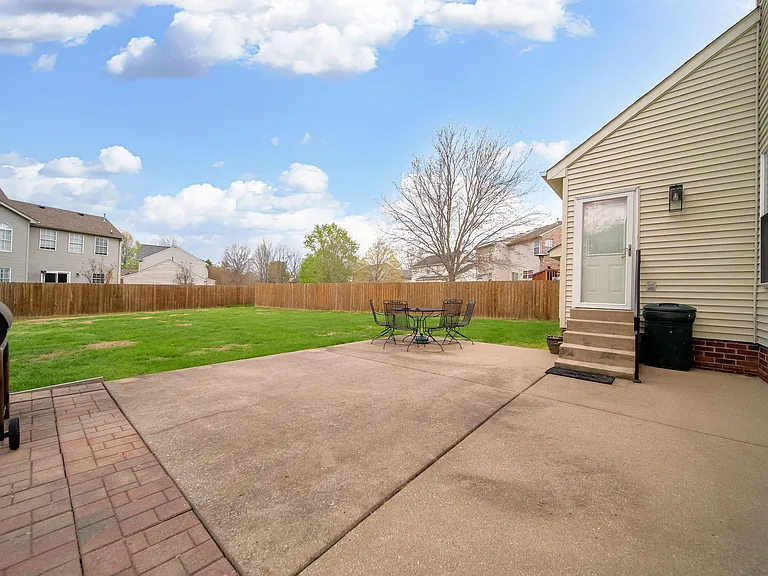 138 Grove Ln S — Photo 59