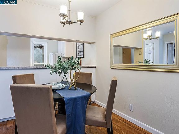 4th image of 1411 Creekside Dr APT 19
