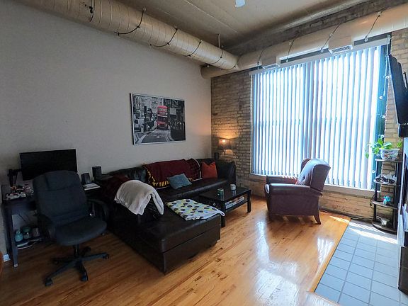 4th image of 3110 N Sheffield Ave APT 207