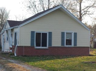 1513 W Waggoner St, Decatur, IL 62526