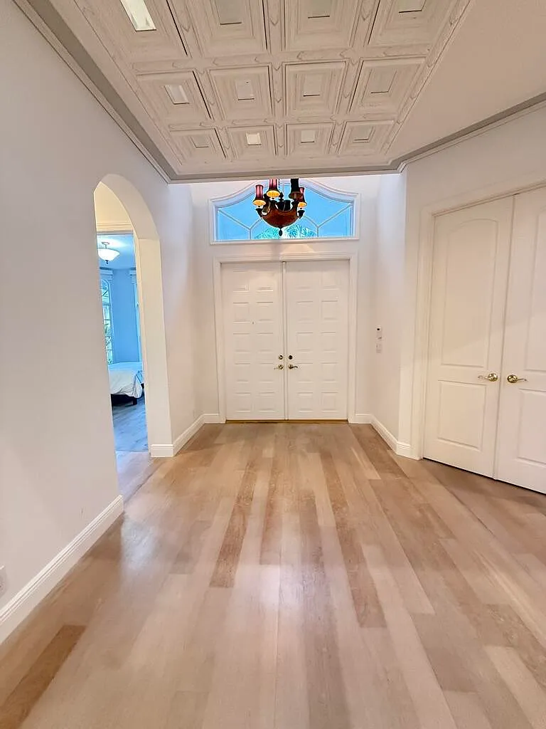 4 bed, 5.5 bath, 4312 sqft, $17,000 — Photo 3