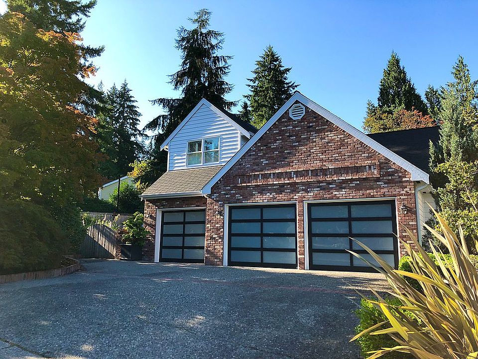 2nd image of 14105 NE 10th Pl