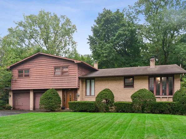 211 Sheridan Ct, Waukegan, IL 60085