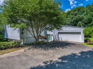 482 Winding Rd N, Ardsley, NY 10502