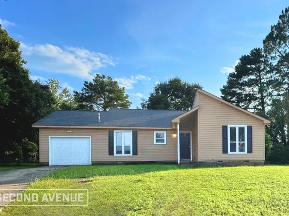 321 Nugget Ct, Fayetteville, NC 28311