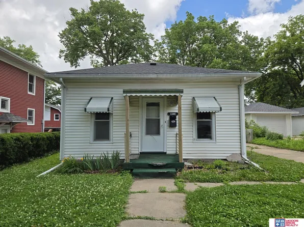 1208 Elk St, Beatrice, NE 68310