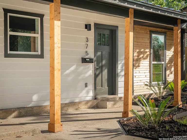 375 W Faust St — Photo 3