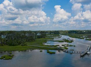 1401 Fathom Way, Morehead City, NC 28557