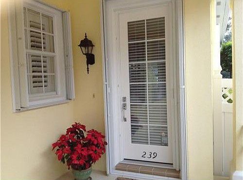 4th image of 239 Poinciana Dr