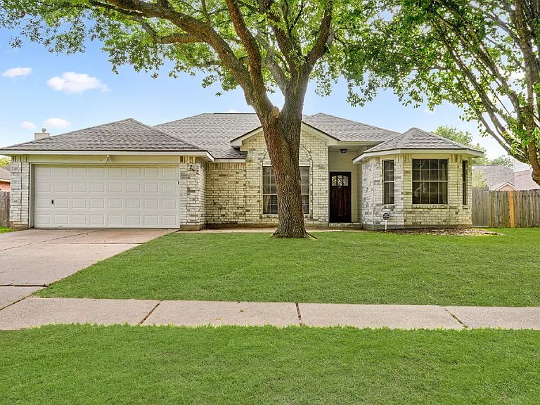1242 Hunter Wood Dr — Photo 5