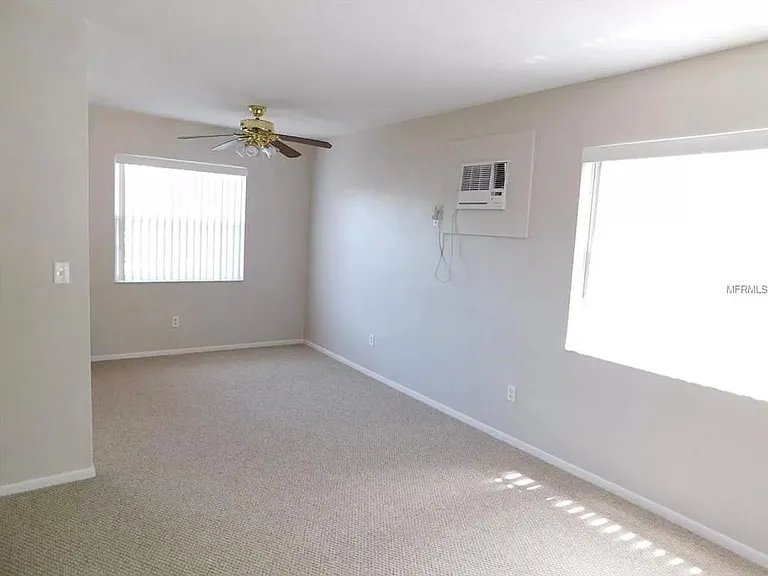 1732 Kenneth Pl — Photo 4