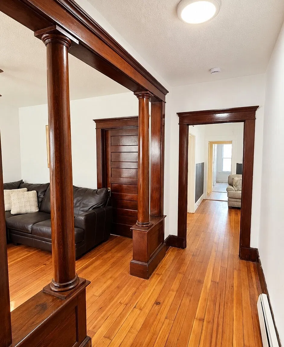 2 bed, 1.0 bath, 1090 sqft, $1,900 — Photo 3