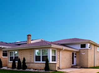 9226 Merrill Ave, Morton Grove, IL 60053