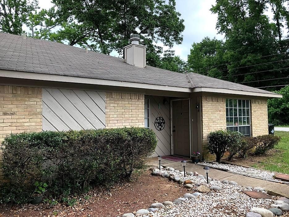 1st image of 1 Creekmont Ln