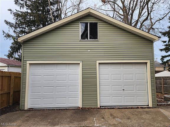 2nd image of 2402 Saratoga Ave