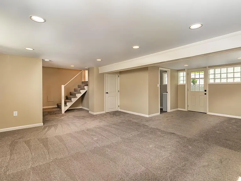 24 Cornell Dr — Photo 17