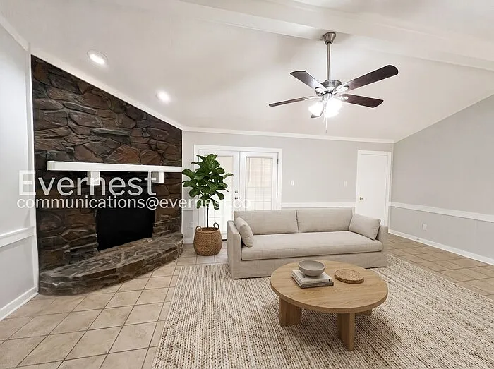 7275 Cedardale Rd — Photo 3