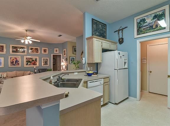 3rd image of 1305 Hidden Glade Dr