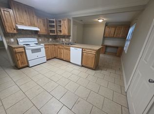 1352 Shamrock Dr, Bossier City, LA 71112