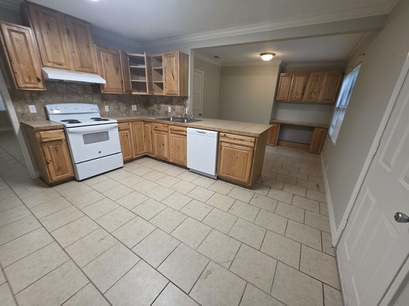 1352 Shamrock Dr