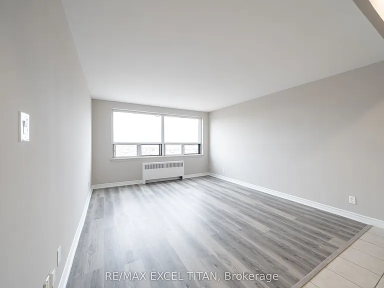 468 Ottawa St N #739D — Photo 1
