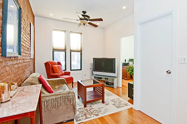 Sold by Temple Morrow LLC | media 10