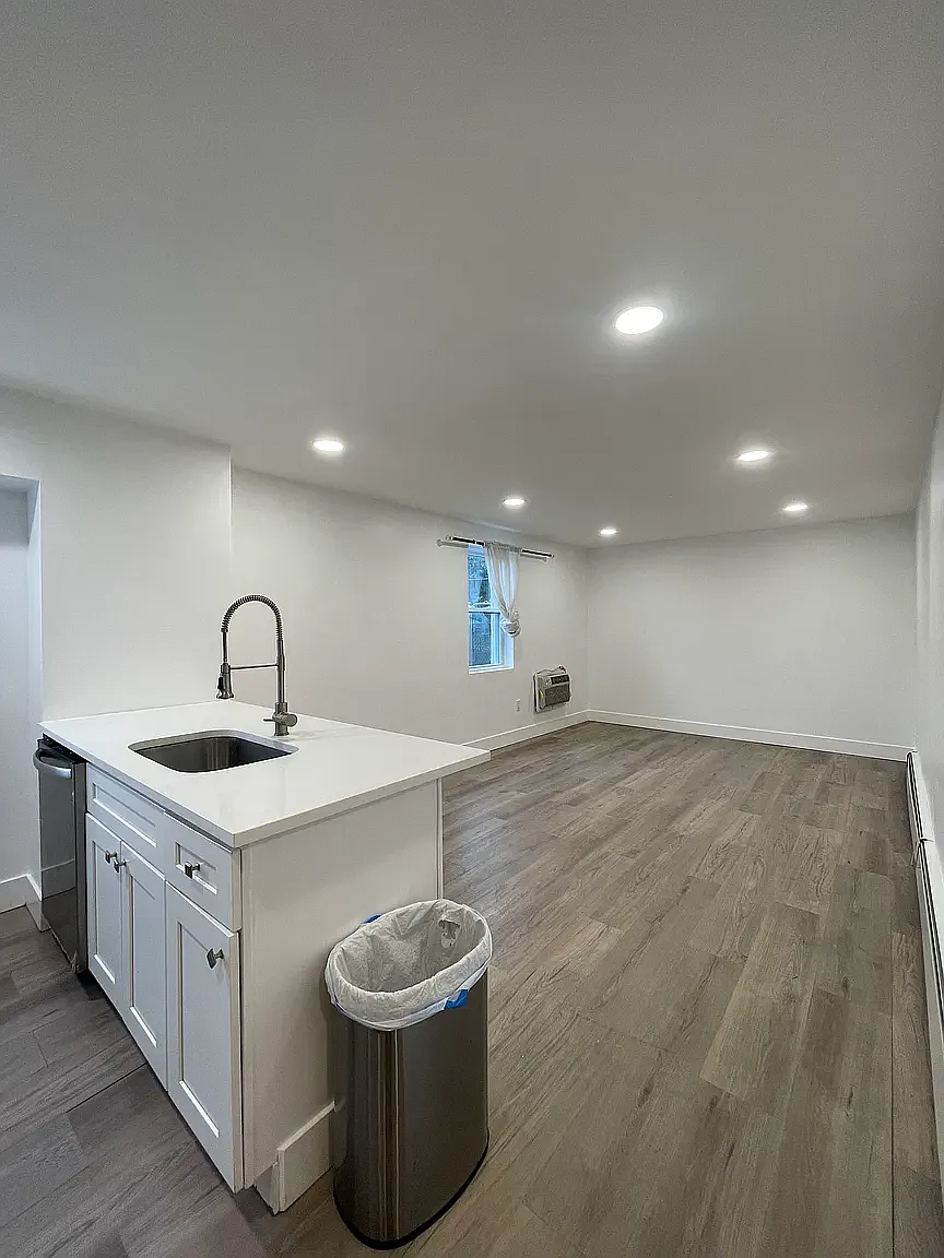 6154 Riverdale Avenue — Photo 3