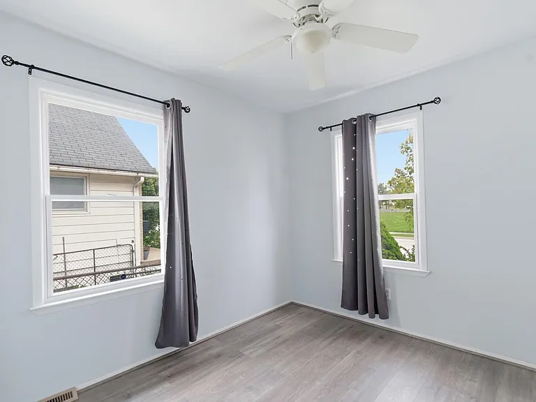 27033 Brush St — Photo 10
