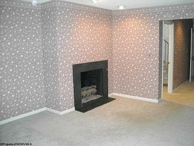 5th image of 303 Lakeview Dr