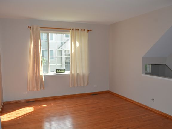 5th image of 360 New Haven Dr