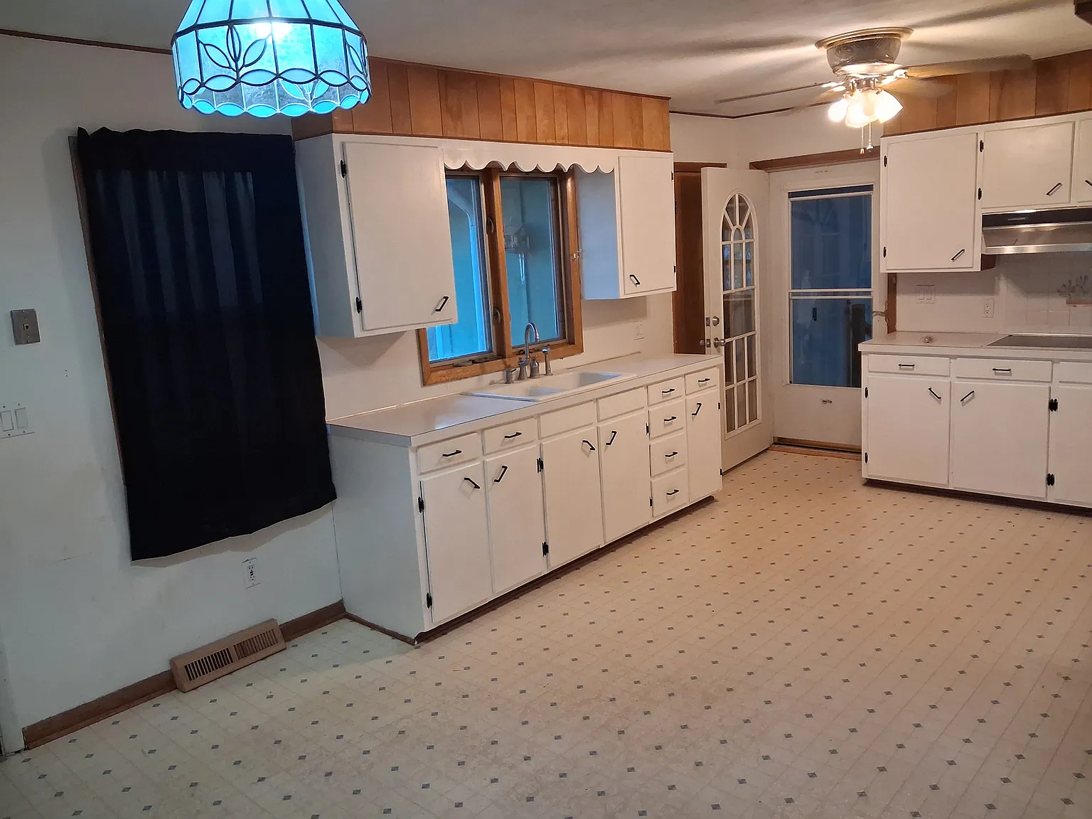 4 bed, 1750 sqft, $1,500 — Photo 2