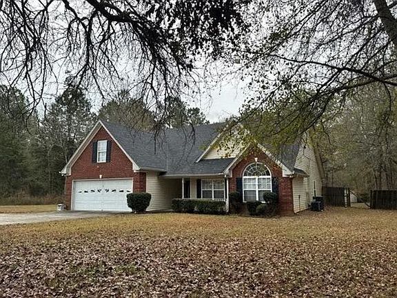 2nd image of 556 Stewart Rd