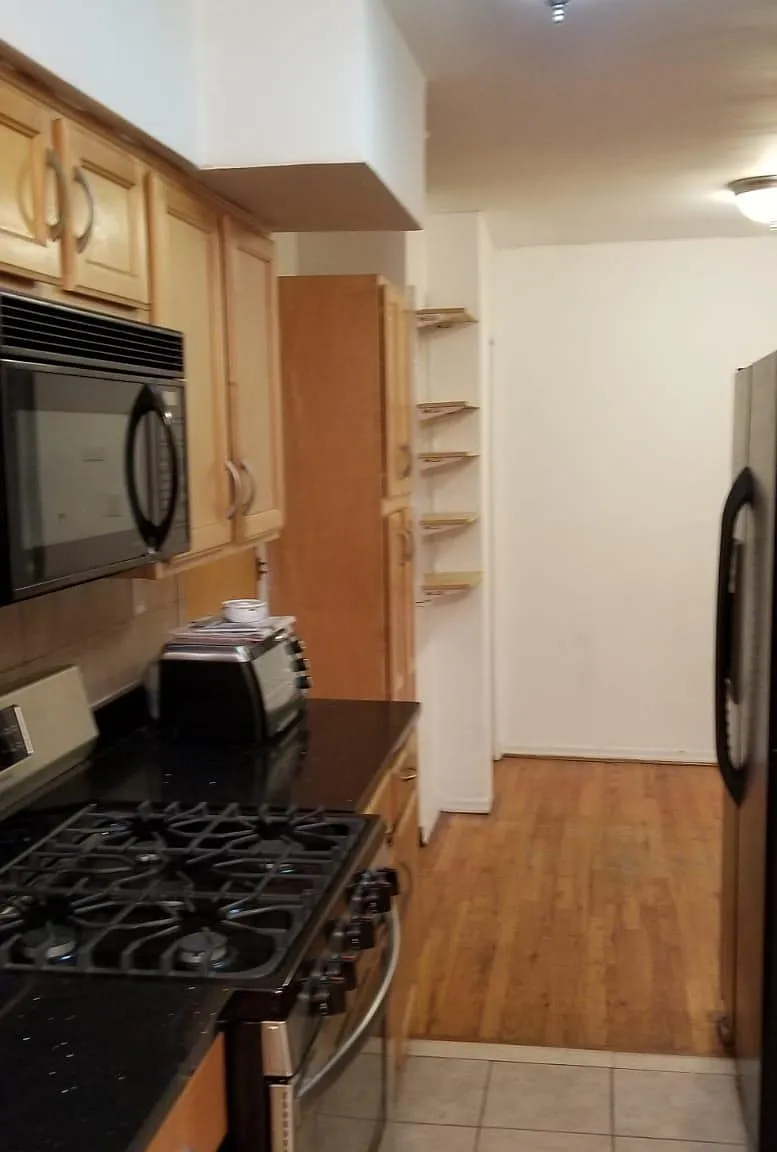 2 bed, 978 sqft, $2,800 — Photo 2