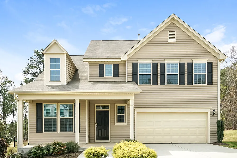 3 bed, 2.5 bath, 2550 sqft, $2,555 — Photo 1