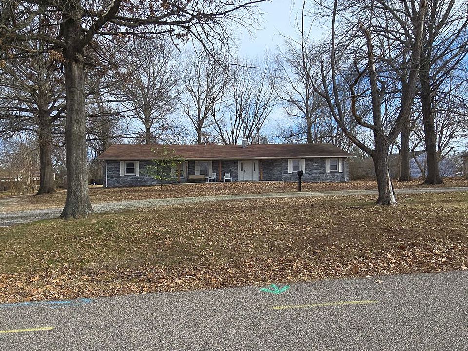 1st image of 605 S Hickory St