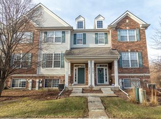 172 E River Rd #J, Des Plaines, IL 60016