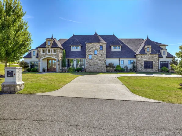 902 Summit Rdg, McAlester, OK 74501