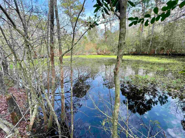 5751 Nowling Dr, Milton, FL 32583