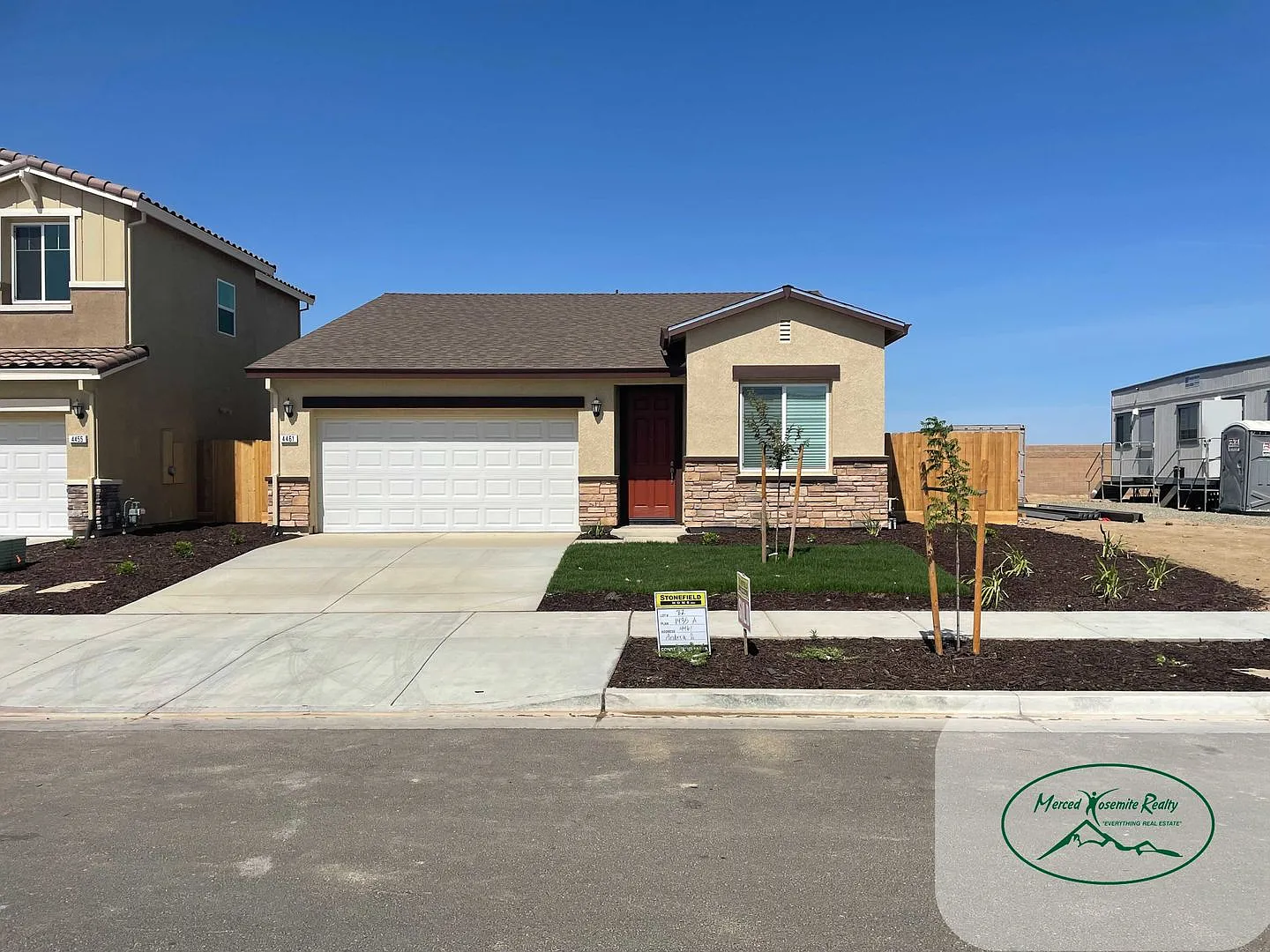 New Home!Vacant- Must Apply to schedule viewing — Photo 1