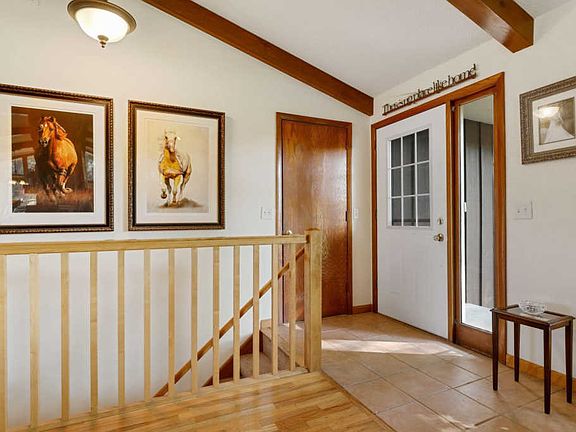 5th image of 2519 Highwood Ave E