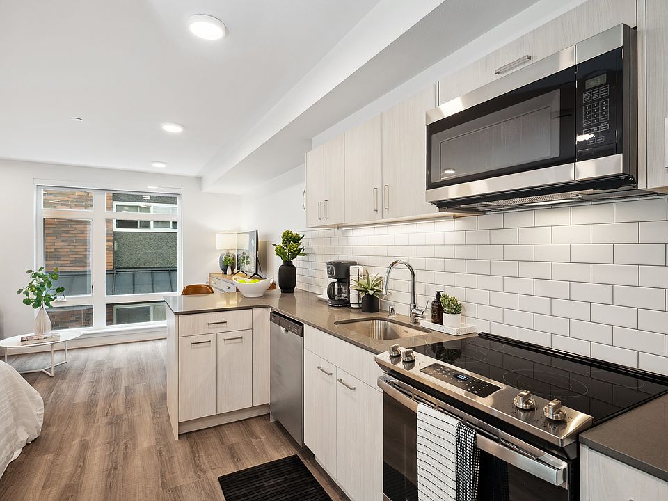 1st image of 514 Federal Ave E #110