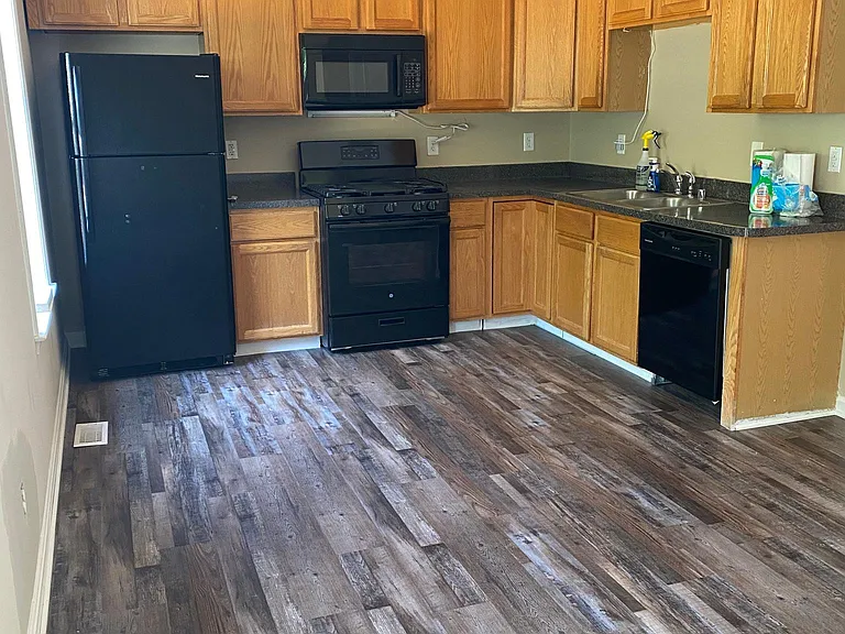 402 Dundee Pl — Photo 20