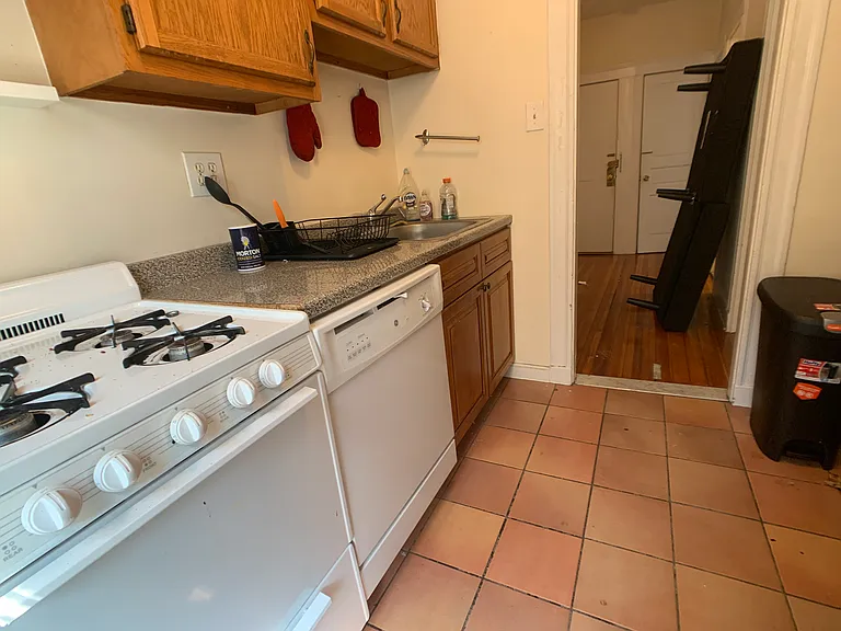 316 Summit Ave #2 — Photo 2