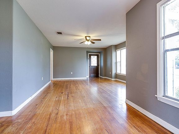 5th image of 2337 Abilene St