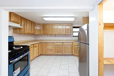 Rented by R New York