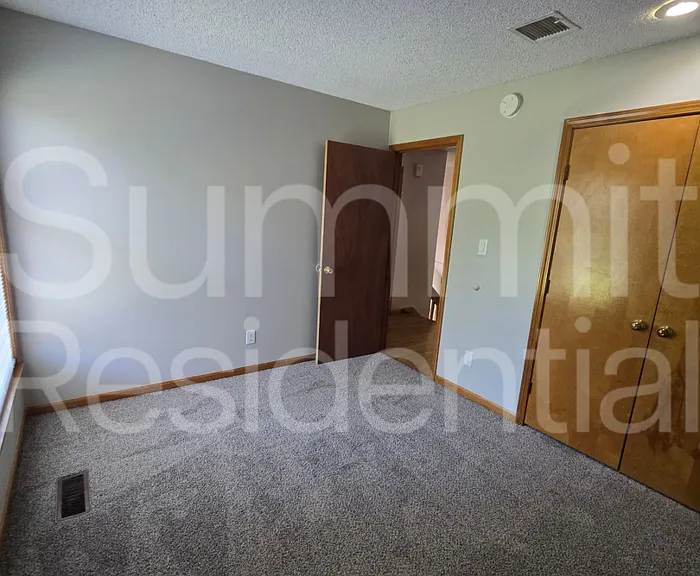 6636 W 152nd St — Photo 11