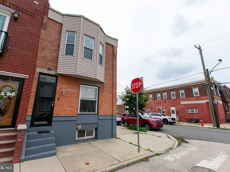 152 Tree St — Photo 20
