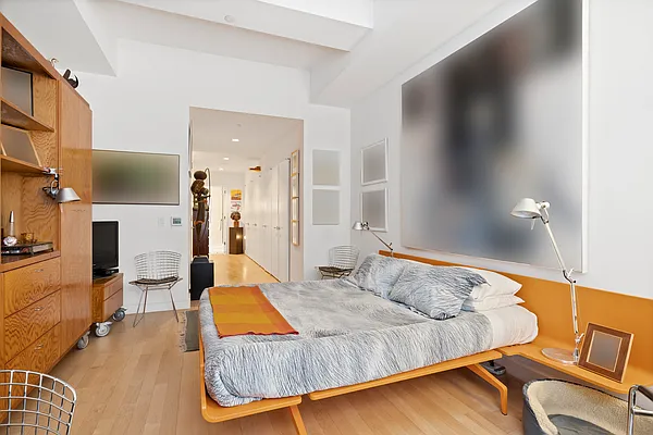 Rented by Douglas Elliman | media 21